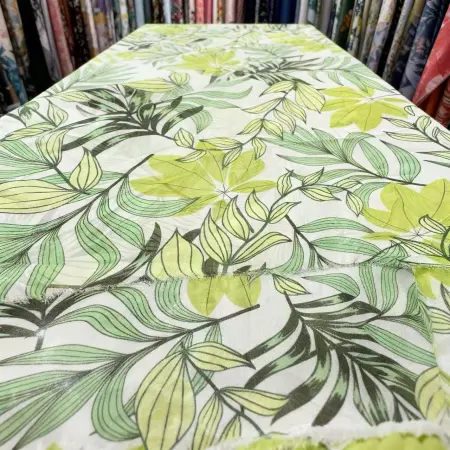 Fresh green leaf printed chiffon fabric, light and breathable, vacation style fabric factory direct sales, minimum order 50 meters, dress, halter dress, shirt fabric, polyester fabric Fresh green leaf printed chiffon fabric, light and breathable, vacation style fabric factory direct sales, minimum order 50 meters, dress, halter dress, shirt fabric, polyester fabric
